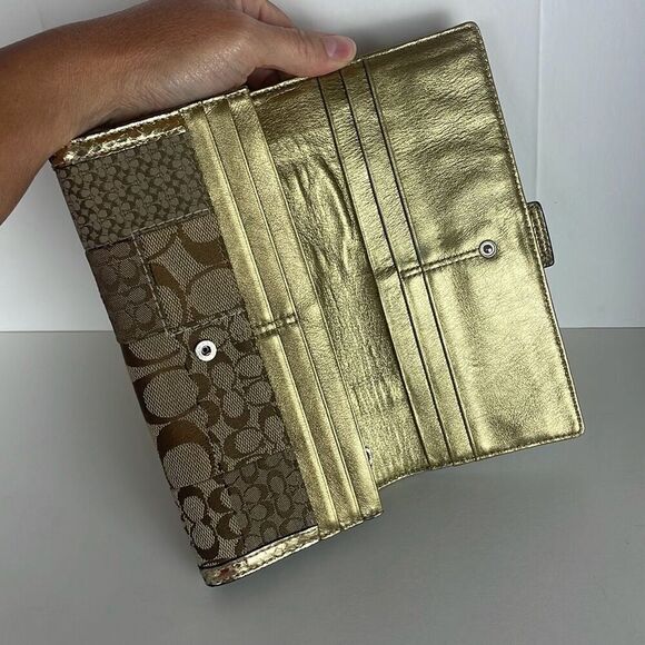 Coach Signature Patchwork Wallet Khaki Gold - Picture 3 of 13